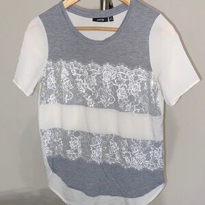 Apt. 9 Women's Gray and White Lace Tee